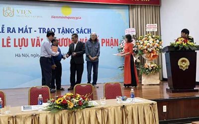 Trao tặng sách “Nhà văn Lê Lựu – Văn chương và số phận” cho Thư viện Quốc gia